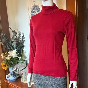 NWT northern reflections size small cotton Red Turtleneck Women's Top
